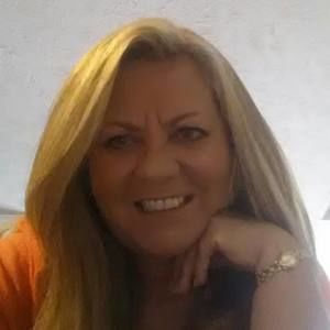 Meet your Posher, Lora